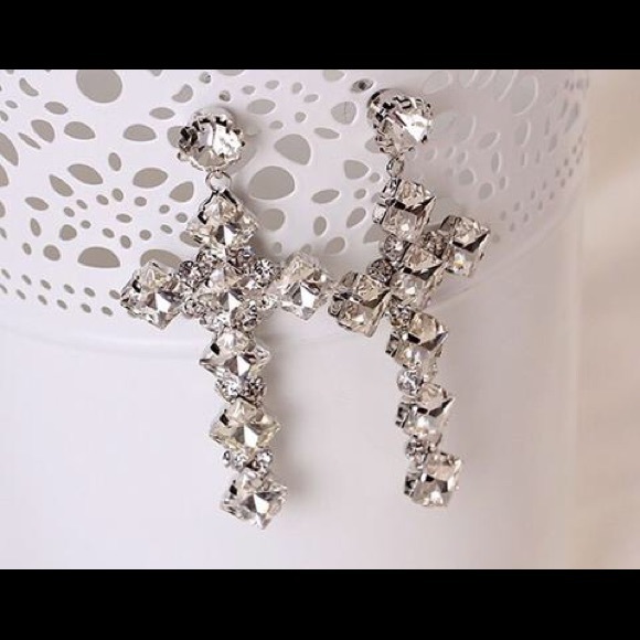 Alana Cross earrings - Picture 1 of 1